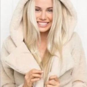 Brandy Melville Sandra hooded Faux Fur